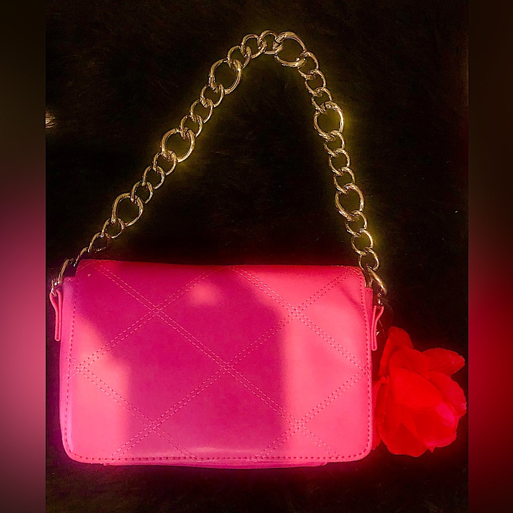 Pink quilted handbag 👜 silver linked handle